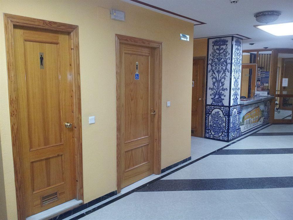 Hotel Lux Aljarafe Mairena del Aljarafe Buitenkant foto