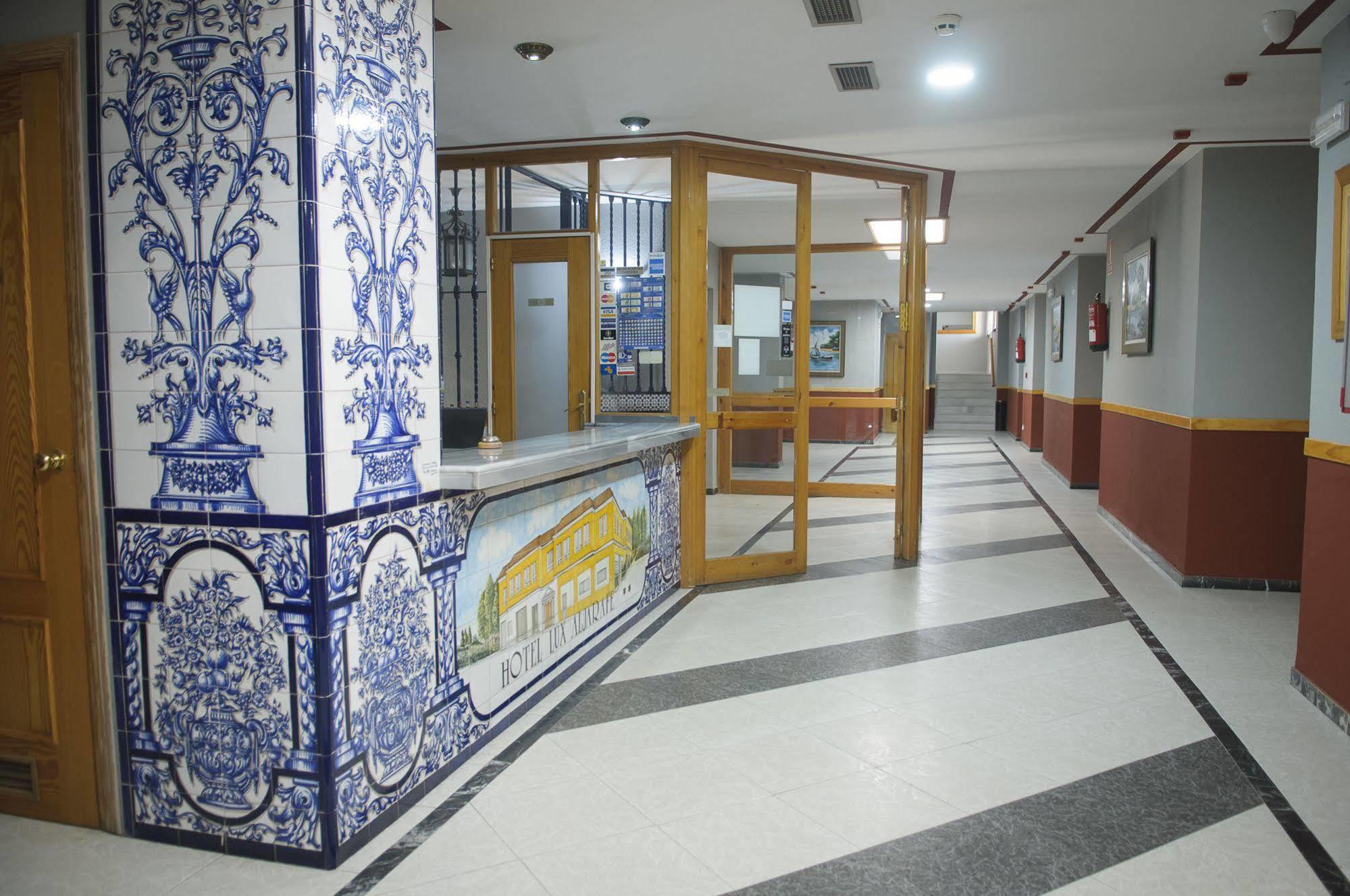 Hotel Lux Aljarafe Mairena del Aljarafe Buitenkant foto